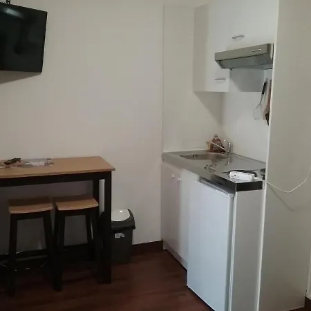 Manoir De Gravezon Bed and Breakfast